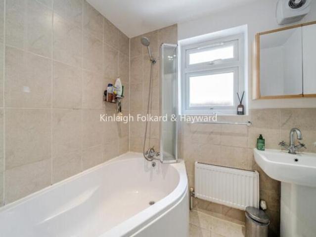 Flat for rent in Cat Hill
