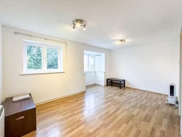 House for rent in Burnt Oak, Greater London