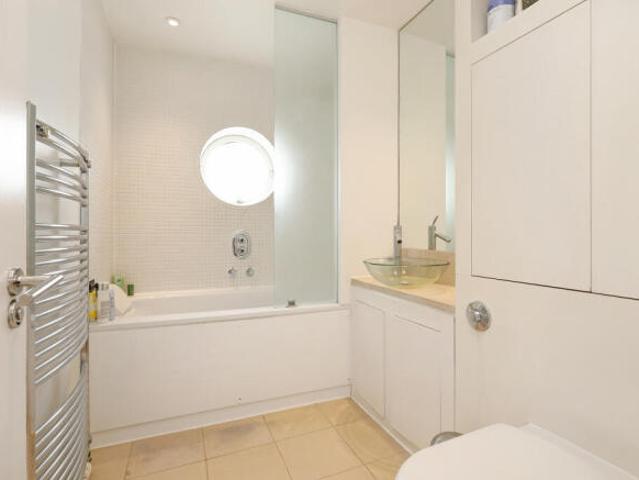 Flat for rent in Cat Hill