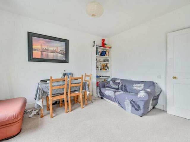 Flat for rent in Acton, Greater London