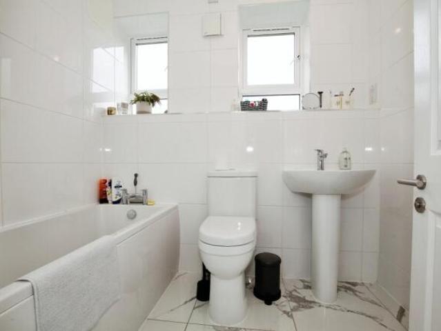 Flat for rent in Cat Hill