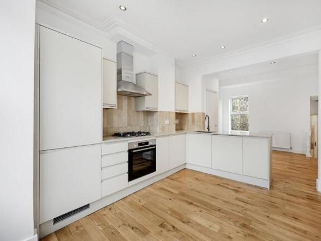 Flat for rent in Fulham, Greater London