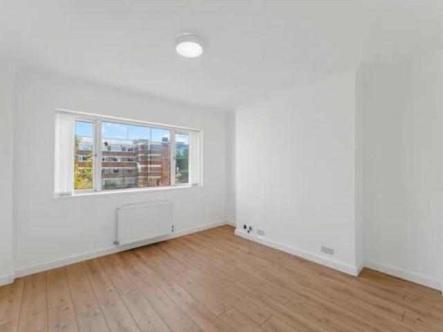 Flat for rent in Cat Hill