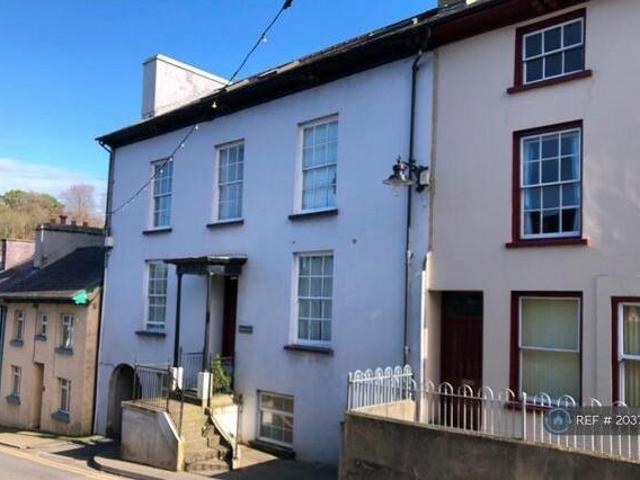 House for rent in Newcastle Emlyn, Wales