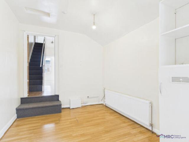 Flat for rent in Avenues, Hull