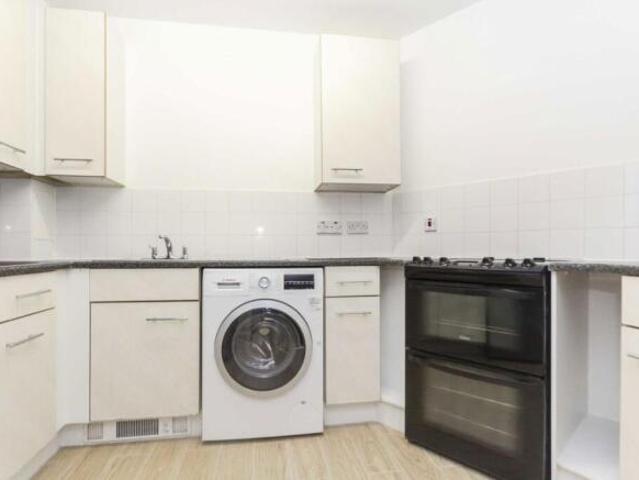 Flat for rent in Acton, Greater London