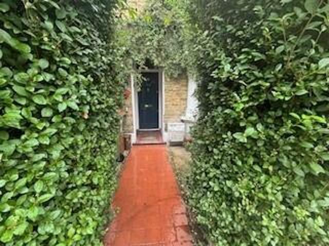 Flat for rent in Leyton