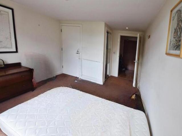 Flat for rent in Five Acres, Hertfordshire