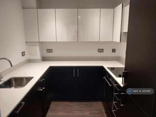 Flat for rent in Cat Hill