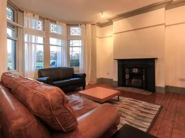 House for rent in Plasnewydd, Falcon Lodge