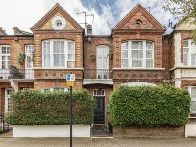 Flat for rent in London Borough of Wandsworth, Greater London