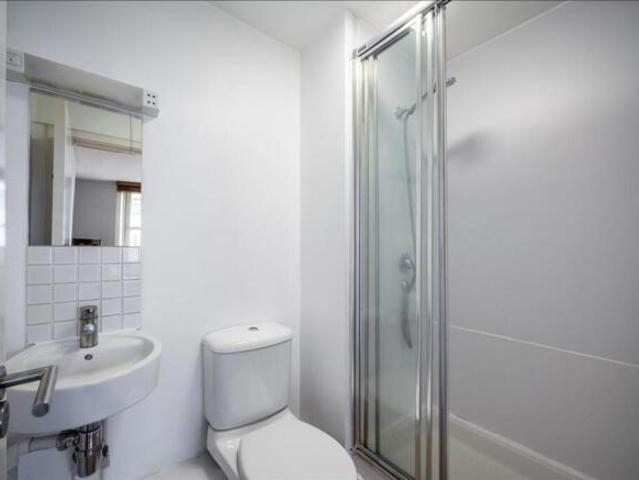 Flat for rent in Cat Hill