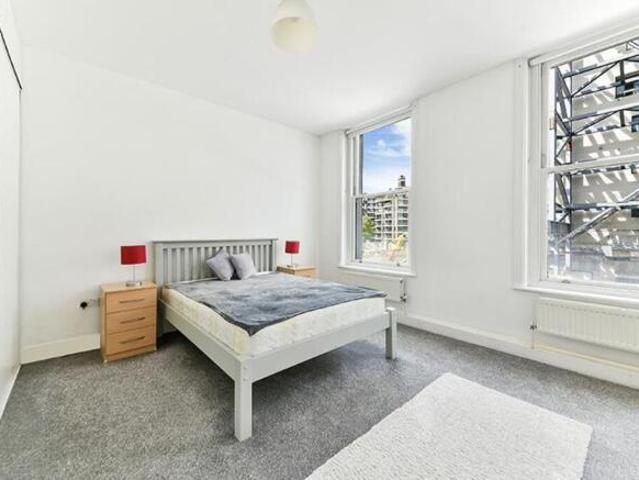 Flat for rent in Cat Hill