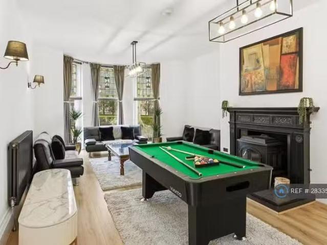 House for rent in Calderstones