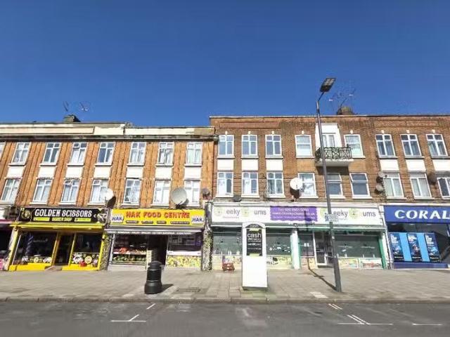 House for rent in Burnt Oak, Greater London