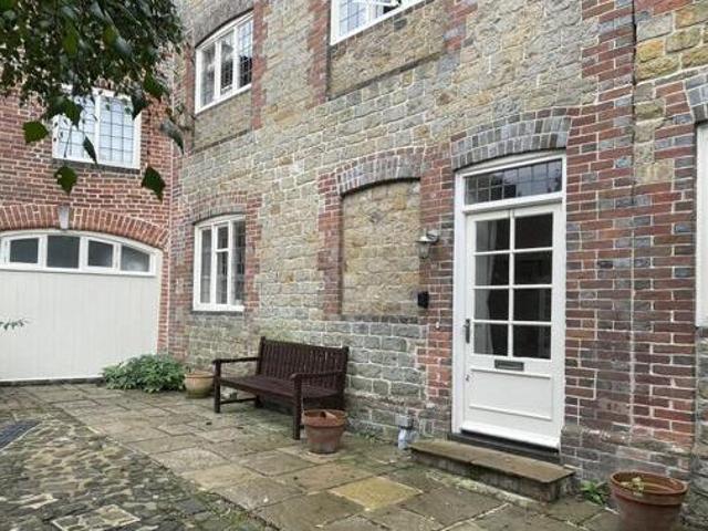 House for rent in Littlecote, West Sussex