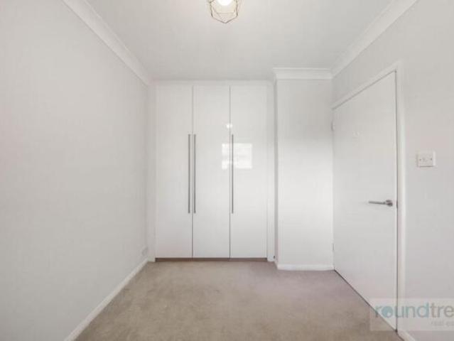 Flat for rent in South Lane, West Yorkshire