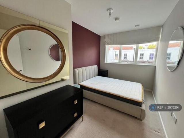 Flat for rent in Cat Hill