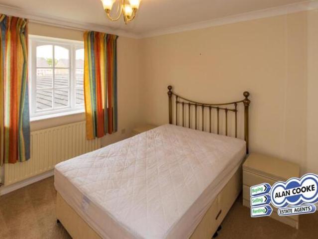Flat for rent in Alwoodley, West Yorkshire