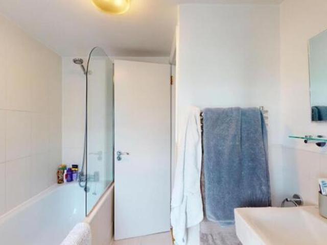 Flat for rent in Cat Hill