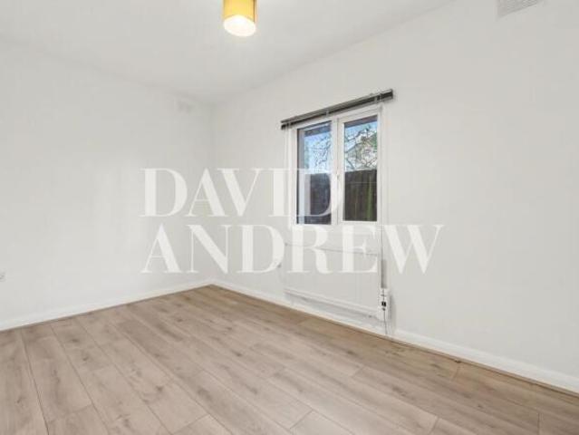 Flat for rent in Cat Hill