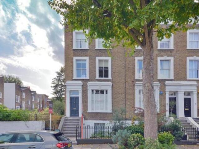 Flat for rent in Lyons, Greater London