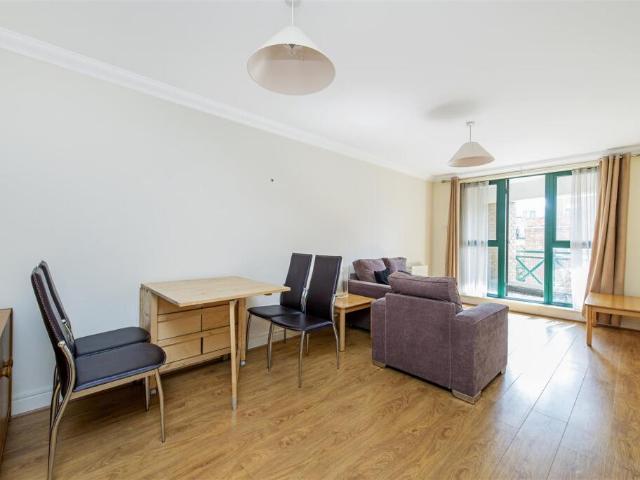 Flat for rent in Westminster