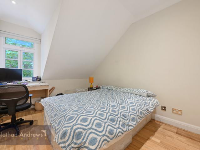 Flat for rent in Cat Hill