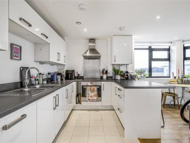 Flat for rent in Cat Hill