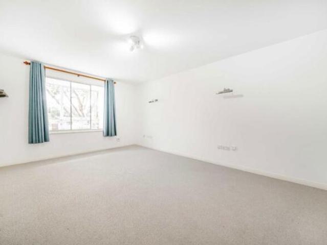 Flat for rent in Chiswick, Greater London