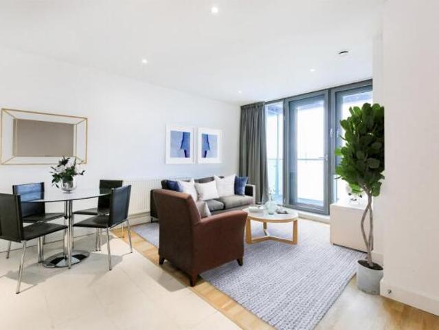 Flat for rent in Cat Hill, England