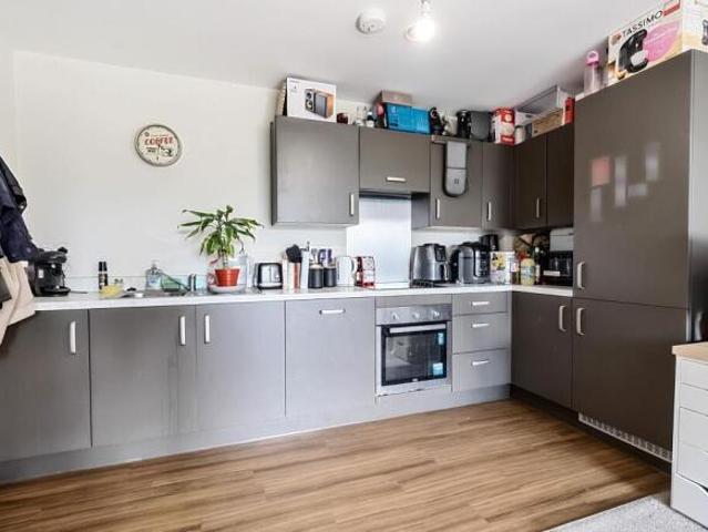 Flat for rent in South Lane, West Yorkshire