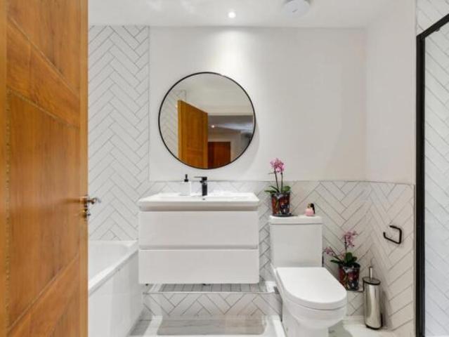 Flat for rent in Barnes, Greater London