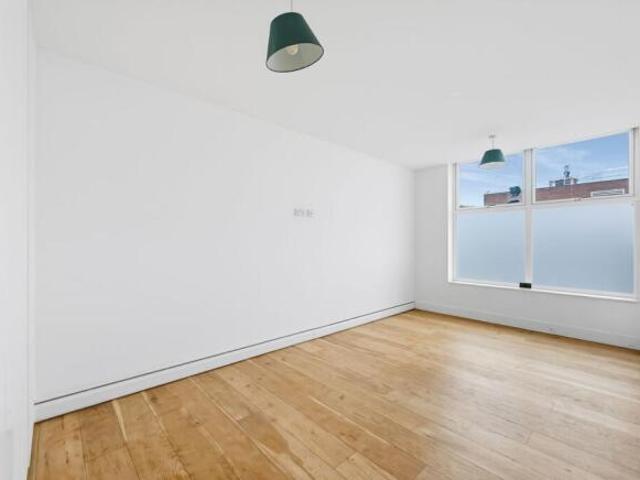 Flat for rent in Cat Hill