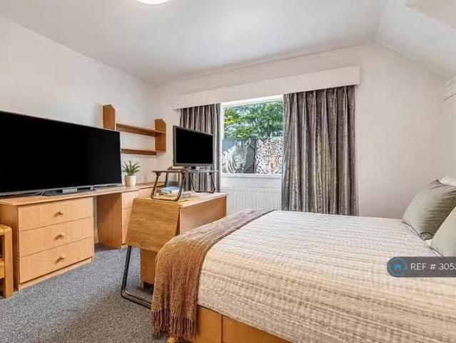 House for rent in Old Bramhope, Leeds