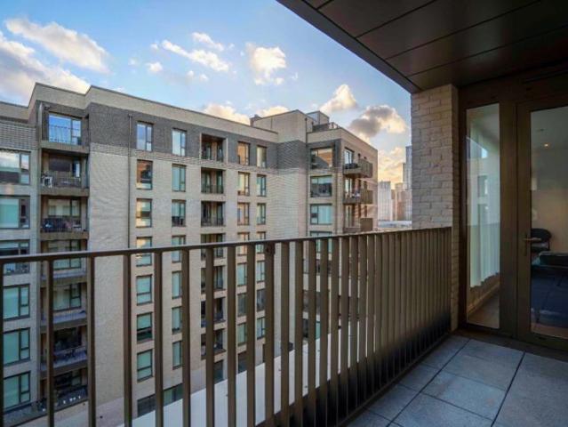 Flat for rent in South Lane, West Yorkshire
