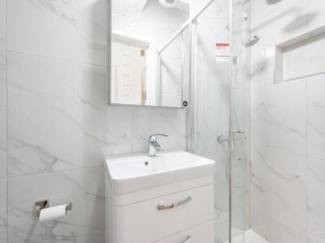 Flat for rent in Ealing, Greater London