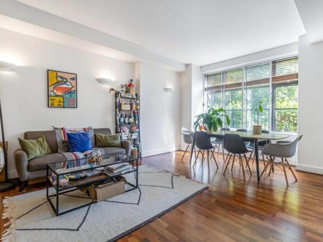 Flat for rent in Cat Hill