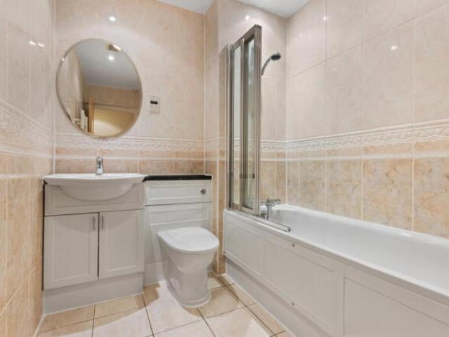 Flat for rent in Cat Hill