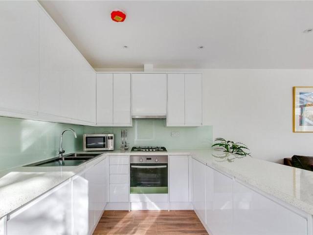 Flat for rent in North Kensington