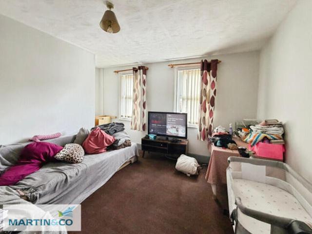 Flat for rent in Reading