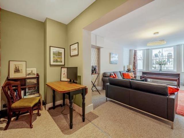 Flat for rent in Cat Hill