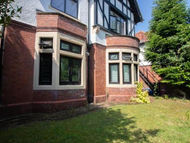 Flat for rent in Llandaff, Wales