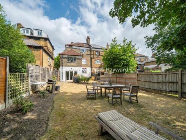 Flat for rent in Tulse Hill, Greater London