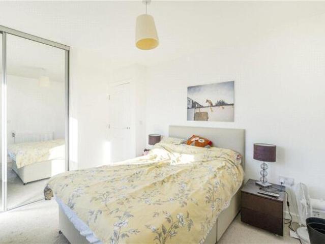 Flat for rent in South Lambeth, Greater London