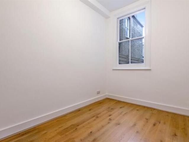 Flat for rent in East Sheen, Greater London