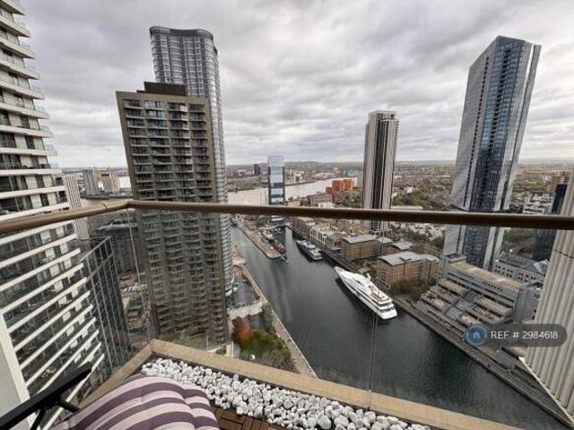 Flat for rent in Cat Hill