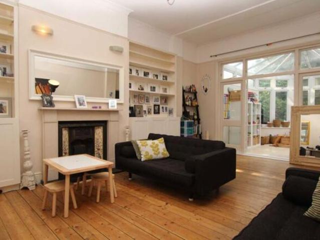 Flat for rent in Chiswick, Greater London