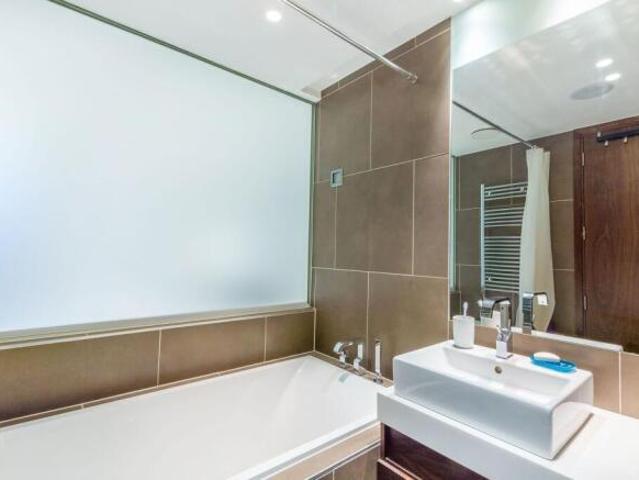Flat for rent in Cat Hill