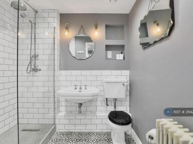 Flat for rent in Cat Hill